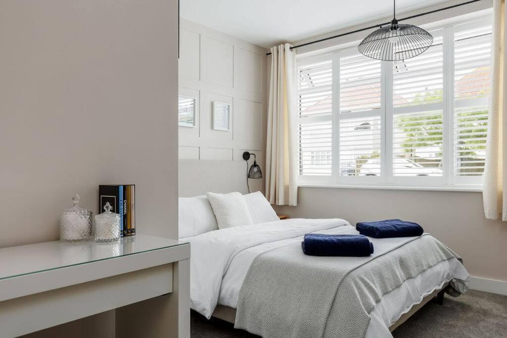 Modern 2 Bed, Cliff Top & Parking, F6 Борнмът Екстериор снимка