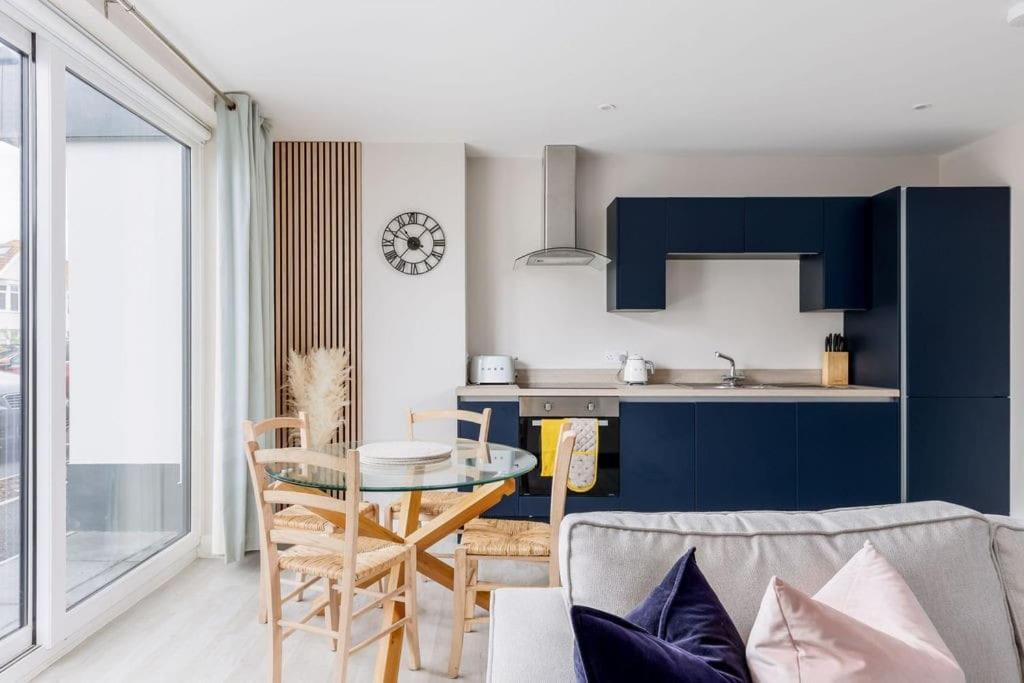 Modern 2 Bed, Cliff Top & Parking, F6 Борнмът Екстериор снимка