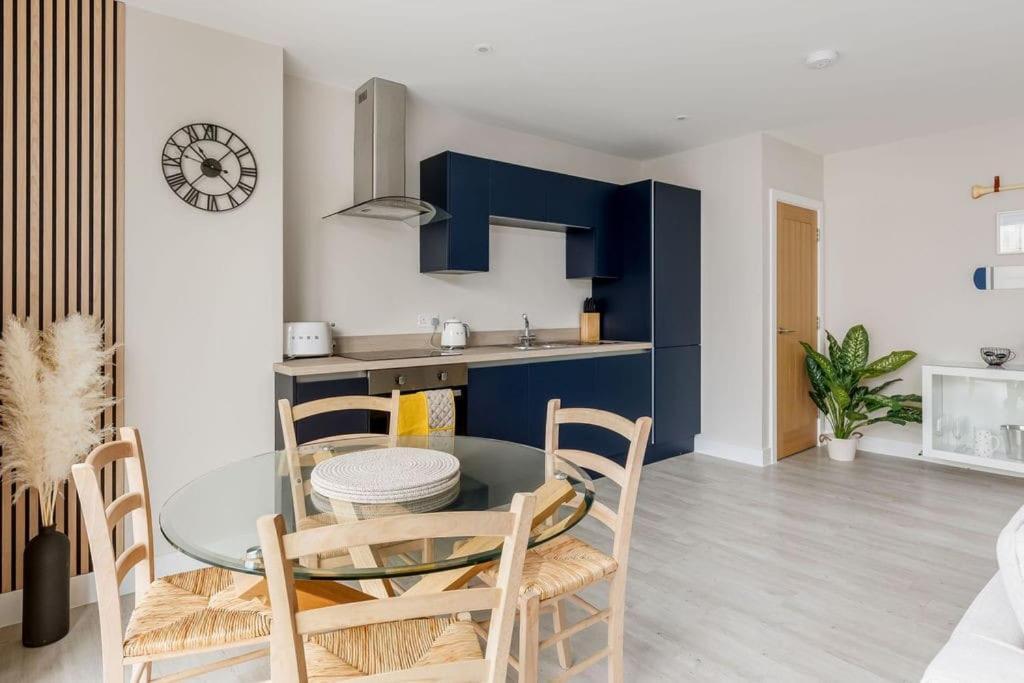 Modern 2 Bed, Cliff Top & Parking, F6 Борнмът Екстериор снимка